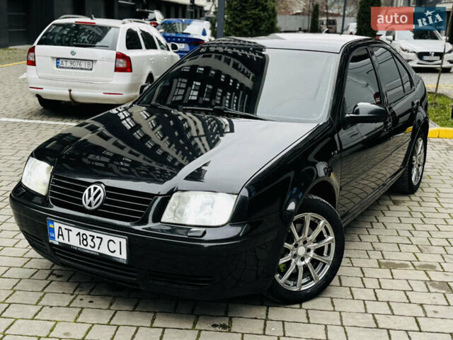 Черный Фольксваген Бора, объемом двигателя 2.3 л и пробегом 296 тыс. км за 3250 $, фото 7 на Automoto.ua