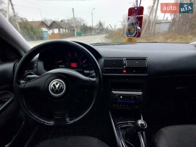 Черный Фольксваген Бора, объемом двигателя 1.6 л и пробегом 375 тыс. км за 3500 $, фото 10 на Automoto.ua