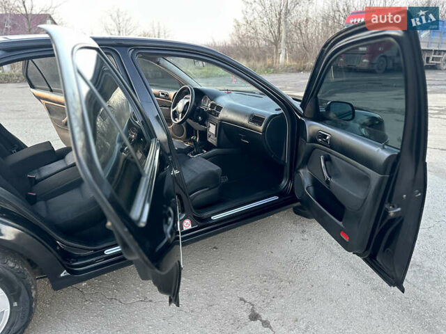 Черный Фольксваген Бора, объемом двигателя 1.6 л и пробегом 287 тыс. км за 3500 $, фото 24 на Automoto.ua