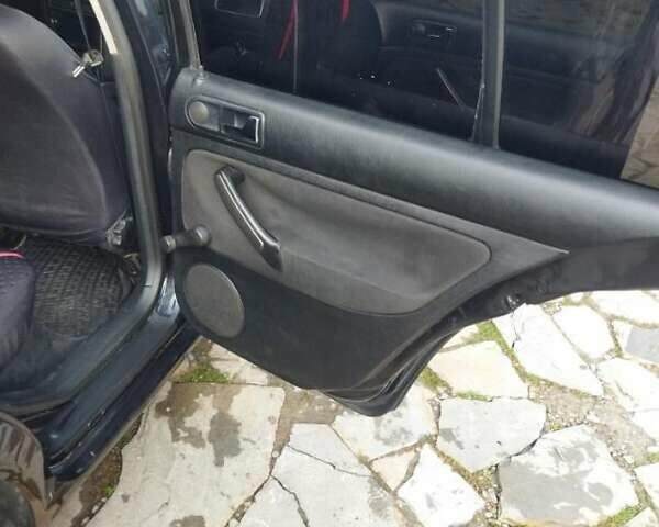 Черный Фольксваген Бора, объемом двигателя 1.6 л и пробегом 317 тыс. км за 3999 $, фото 15 на Automoto.ua