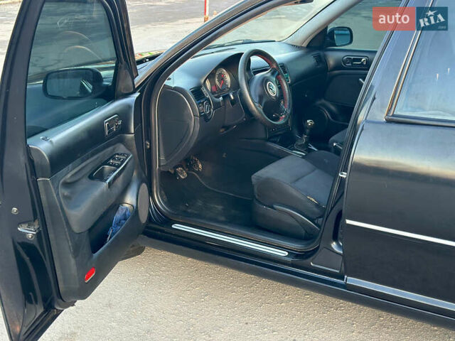 Черный Фольксваген Бора, объемом двигателя 1.6 л и пробегом 287 тыс. км за 3500 $, фото 16 на Automoto.ua