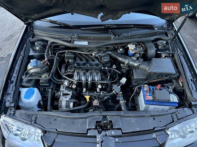 Черный Фольксваген Бора, объемом двигателя 1.6 л и пробегом 287 тыс. км за 3500 $, фото 26 на Automoto.ua