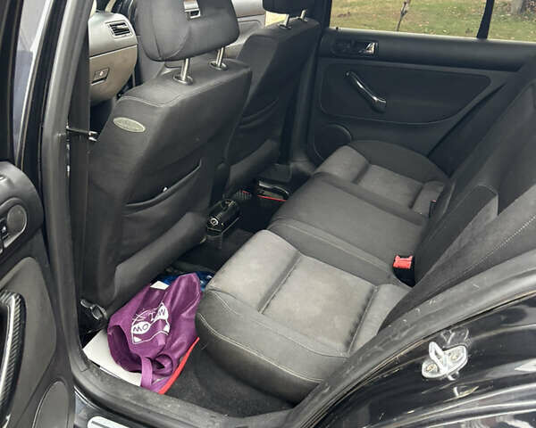 Черный Фольксваген Бора, объемом двигателя 1.9 л и пробегом 372 тыс. км за 5000 $, фото 10 на Automoto.ua