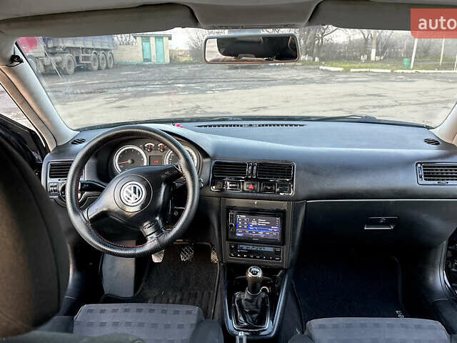 Черный Фольксваген Бора, объемом двигателя 1.6 л и пробегом 287 тыс. км за 3500 $, фото 30 на Automoto.ua