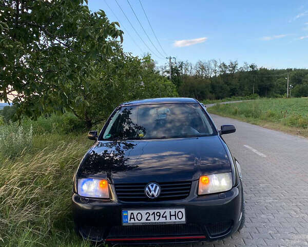 Черный Фольксваген Бора, объемом двигателя 1.6 л и пробегом 300 тыс. км за 4500 $, фото 3 на Automoto.ua