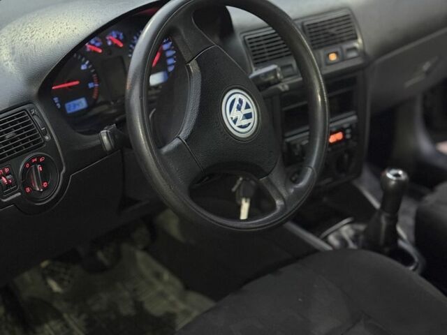 Черный Фольксваген Бора, объемом двигателя 1.9 л и пробегом 262 тыс. км за 2600 $, фото 8 на Automoto.ua