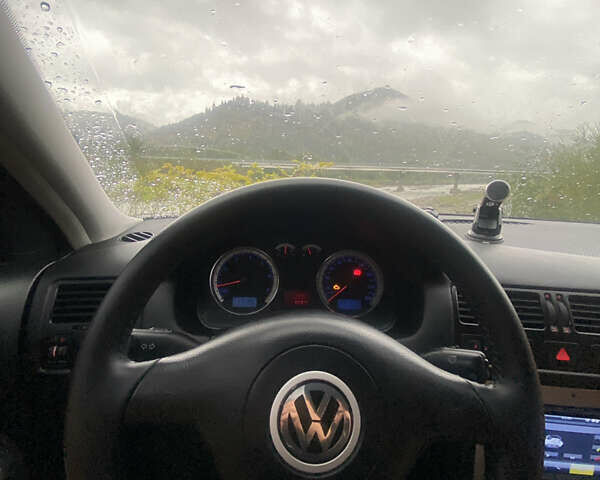 Черный Фольксваген Бора, объемом двигателя 1.6 л и пробегом 300 тыс. км за 4500 $, фото 10 на Automoto.ua