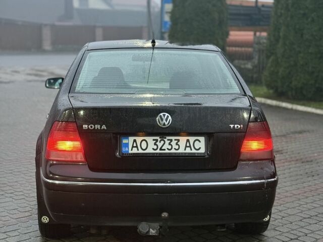Черный Фольксваген Бора, объемом двигателя 1.9 л и пробегом 262 тыс. км за 2600 $, фото 4 на Automoto.ua