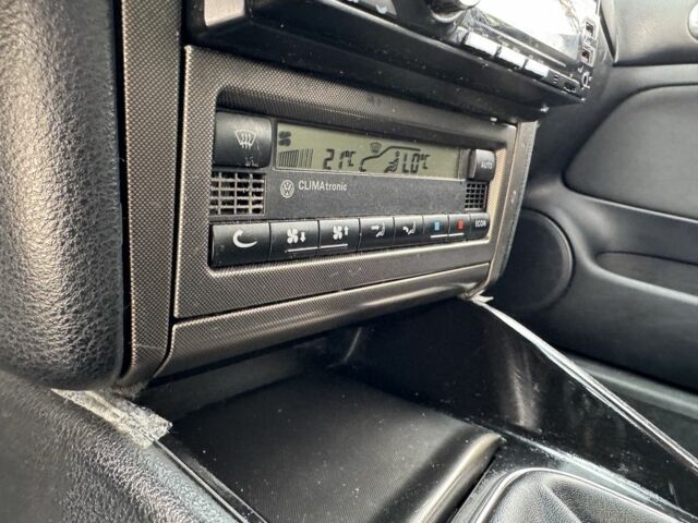 Черный Фольксваген Бора, объемом двигателя 1.8 л и пробегом 480 тыс. км за 3450 $, фото 13 на Automoto.ua