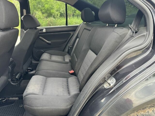 Черный Фольксваген Бора, объемом двигателя 1.8 л и пробегом 480 тыс. км за 3450 $, фото 16 на Automoto.ua