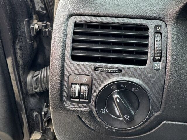 Черный Фольксваген Бора, объемом двигателя 1.8 л и пробегом 480 тыс. км за 3450 $, фото 12 на Automoto.ua