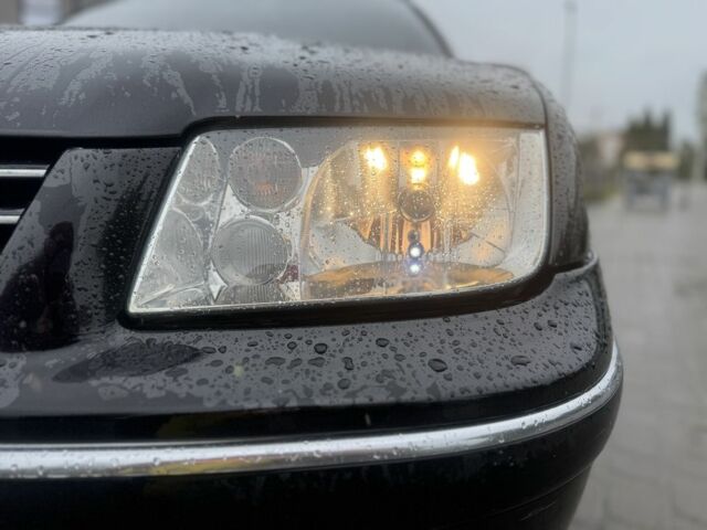 Черный Фольксваген Бора, объемом двигателя 1.8 л и пробегом 480 тыс. км за 3450 $, фото 4 на Automoto.ua