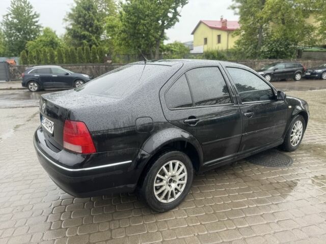 Черный Фольксваген Бора, объемом двигателя 1.8 л и пробегом 480 тыс. км за 3450 $, фото 7 на Automoto.ua