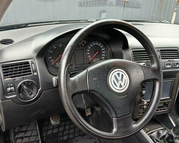 Черный Фольксваген Бора, объемом двигателя 1.6 л и пробегом 233 тыс. км за 4300 $, фото 7 на Automoto.ua