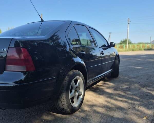 Черный Фольксваген Бора, объемом двигателя 1.6 л и пробегом 305 тыс. км за 4200 $, фото 3 на Automoto.ua