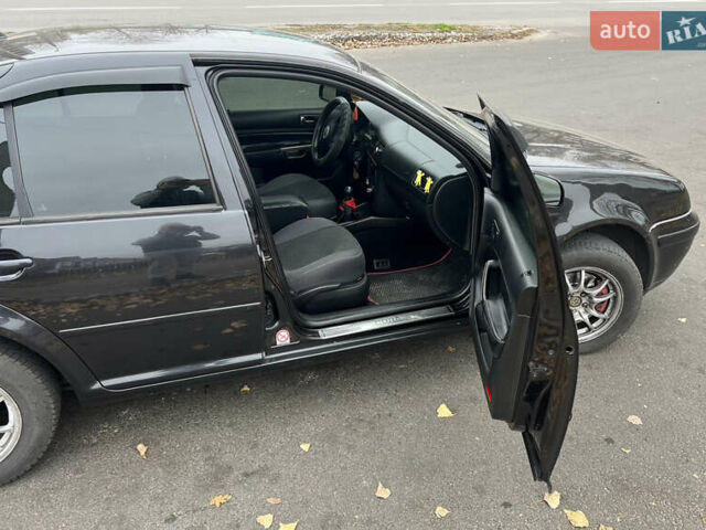 Черный Фольксваген Бора, объемом двигателя 1.6 л и пробегом 306 тыс. км за 3500 $, фото 5 на Automoto.ua