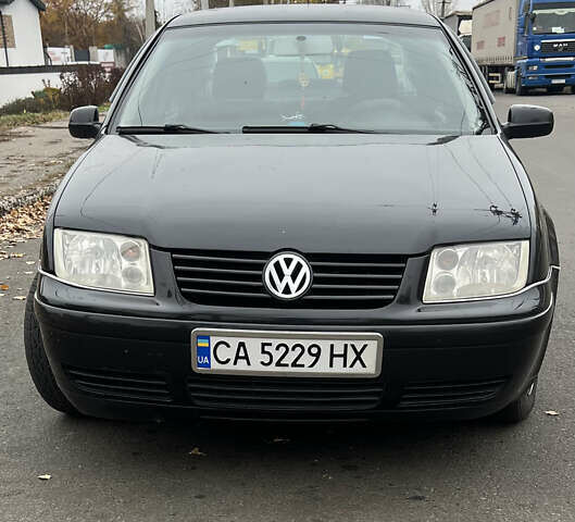 Черный Фольксваген Бора, объемом двигателя 1.6 л и пробегом 306 тыс. км за 3500 $, фото 1 на Automoto.ua