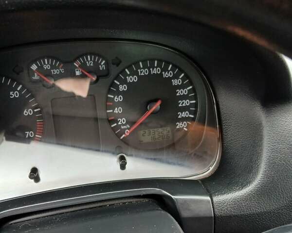 Черный Фольксваген Бора, объемом двигателя 1.6 л и пробегом 233 тыс. км за 4300 $, фото 5 на Automoto.ua