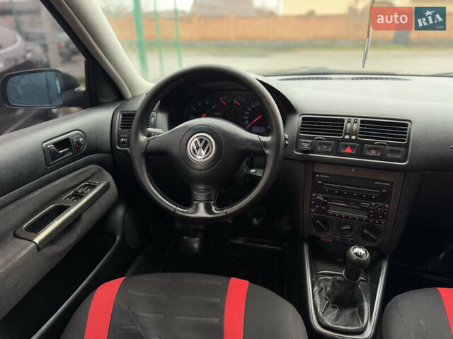 Черный Фольксваген Бора, объемом двигателя 1.6 л и пробегом 318 тыс. км за 3500 $, фото 14 на Automoto.ua
