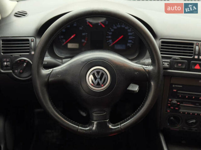 Черный Фольксваген Бора, объемом двигателя 1.6 л и пробегом 318 тыс. км за 3500 $, фото 16 на Automoto.ua