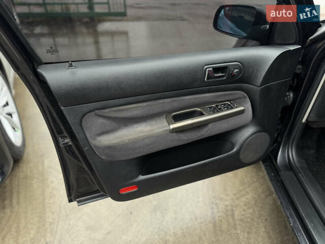 Черный Фольксваген Бора, объемом двигателя 1.6 л и пробегом 318 тыс. км за 3500 $, фото 18 на Automoto.ua