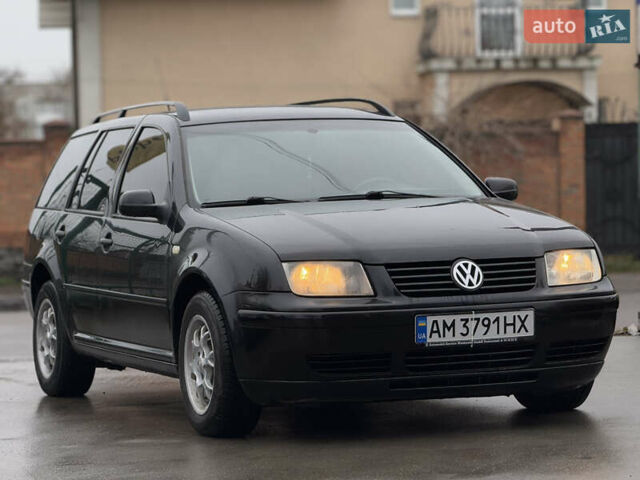 Черный Фольксваген Бора, объемом двигателя 1.6 л и пробегом 318 тыс. км за 3500 $, фото 7 на Automoto.ua
