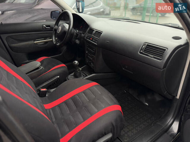 Черный Фольксваген Бора, объемом двигателя 1.6 л и пробегом 318 тыс. км за 3500 $, фото 24 на Automoto.ua