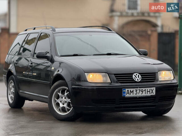 Черный Фольксваген Бора, объемом двигателя 1.6 л и пробегом 318 тыс. км за 3500 $, фото 5 на Automoto.ua