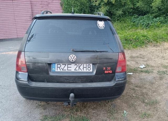 Чорний Фольксваген Бора, об'ємом двигуна 2 л та пробігом 450 тис. км за 3000 $, фото 4 на Automoto.ua