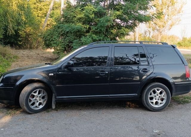 Чорний Фольксваген Бора, об'ємом двигуна 2 л та пробігом 450 тис. км за 3000 $, фото 3 на Automoto.ua