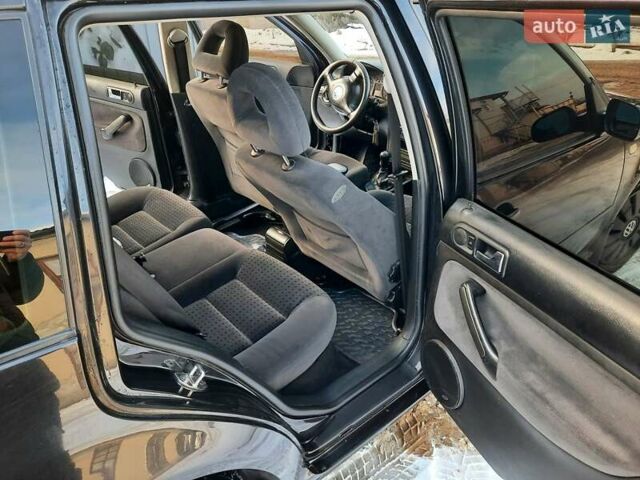 Чорний Фольксваген Бора, об'ємом двигуна 1.6 л та пробігом 266 тис. км за 4200 $, фото 4 на Automoto.ua