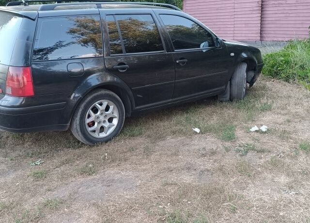 Чорний Фольксваген Бора, об'ємом двигуна 2 л та пробігом 450 тис. км за 3000 $, фото 2 на Automoto.ua