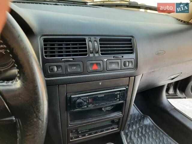 Чорний Фольксваген Бора, об'ємом двигуна 1.6 л та пробігом 266 тис. км за 4200 $, фото 2 на Automoto.ua