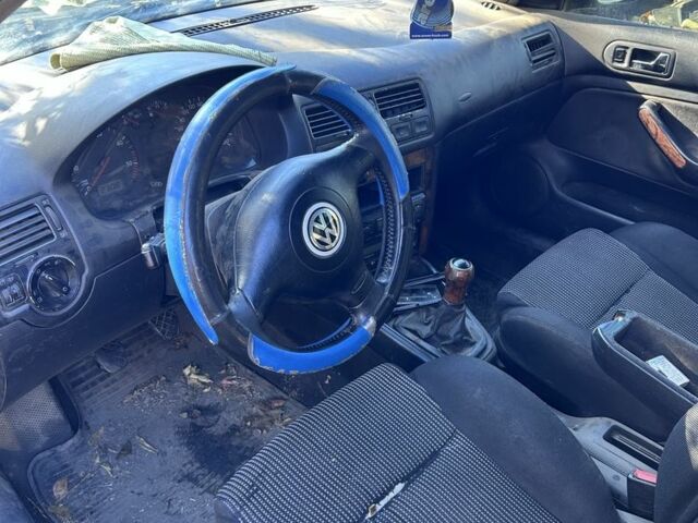 Чорний Фольксваген Бора, об'ємом двигуна 1.9 л та пробігом 300 тис. км за 1193 $, фото 5 на Automoto.ua