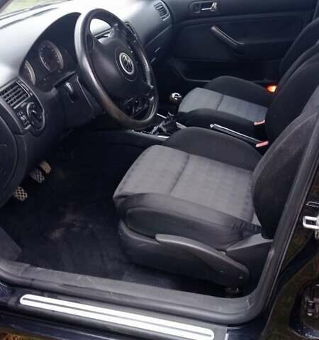 Черный Фольксваген Бора, объемом двигателя 1.6 л и пробегом 200 тыс. км за 4500 $, фото 8 на Automoto.ua