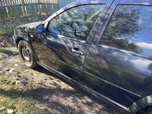 Чорний Фольксваген Бора, об'ємом двигуна 1.9 л та пробігом 300 тис. км за 1193 $, фото 4 на Automoto.ua