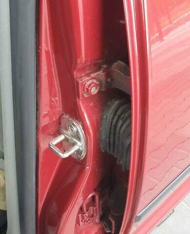 Червоний Фольксваген Бора, об'ємом двигуна 1.6 л та пробігом 193 тис. км за 4300 $, фото 10 на Automoto.ua