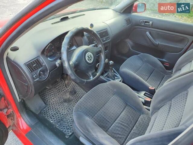 Красный Фольксваген Бора, объемом двигателя 1.6 л и пробегом 312 тыс. км за 2750 $, фото 7 на Automoto.ua