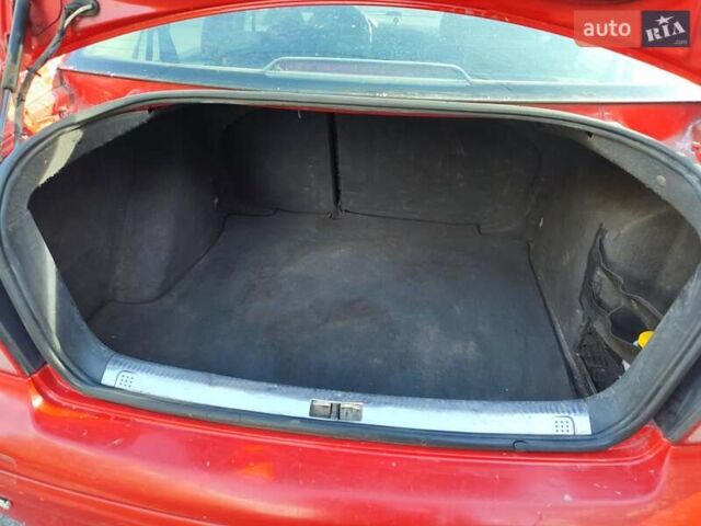 Красный Фольксваген Бора, объемом двигателя 1.6 л и пробегом 312 тыс. км за 2750 $, фото 2 на Automoto.ua
