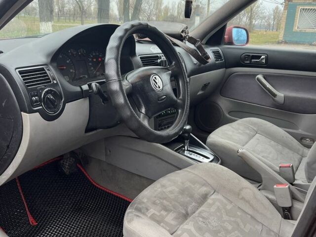 Червоний Фольксваген Бора, об'ємом двигуна 1.9 л та пробігом 520 тис. км за 3000 $, фото 4 на Automoto.ua