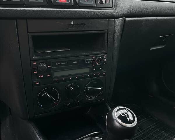 Червоний Фольксваген Бора, об'ємом двигуна 1.6 л та пробігом 280 тис. км за 4500 $, фото 5 на Automoto.ua