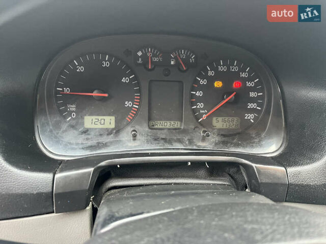 Червоний Фольксваген Бора, об'ємом двигуна 1.9 л та пробігом 520 тис. км за 3000 $, фото 4 на Automoto.ua