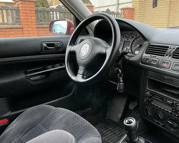 Червоний Фольксваген Бора, об'ємом двигуна 1.6 л та пробігом 280 тис. км за 4500 $, фото 1 на Automoto.ua