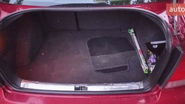 Красный Фольксваген Бора, объемом двигателя 1.6 л и пробегом 231 тыс. км за 3400 $, фото 8 на Automoto.ua