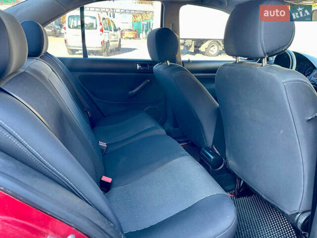 Фольксваген Бора 2002 в Киеве на Automoto.ua Красный Фольксваген Бора, объемом двигателя 1.6 л и пробегом 219 тыс. км за 3699 $, фото 4 на Automoto.ua