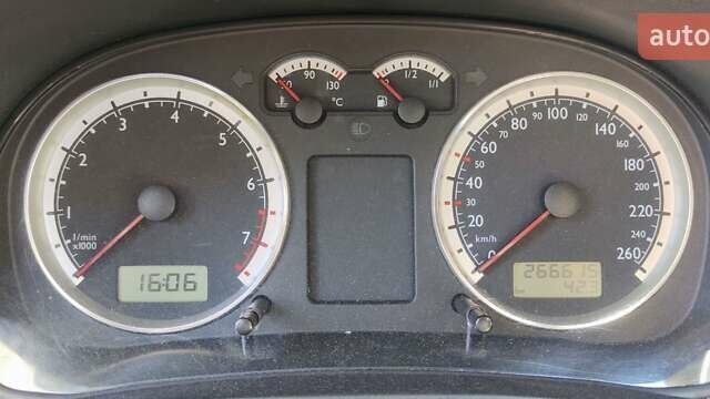 Фольксваген Бора, объемом двигателя 1.6 л и пробегом 267 тыс. км за 4200 $, фото 7 на Automoto.ua