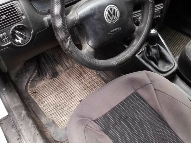 Серый Фольксваген Бора, объемом двигателя 1.6 л и пробегом 260 тыс. км за 3009 $, фото 6 на Automoto.ua