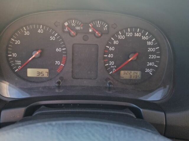 Серый Фольксваген Бора, объемом двигателя 1.6 л и пробегом 32 тыс. км за 4000 $, фото 6 на Automoto.ua