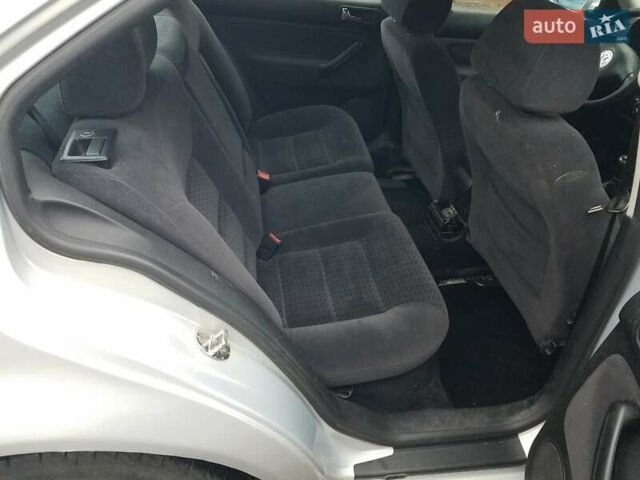 Серый Фольксваген Бора, объемом двигателя 1.6 л и пробегом 270 тыс. км за 3200 $, фото 7 на Automoto.ua