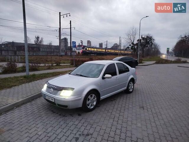 Серый Фольксваген Бора, объемом двигателя 1.6 л и пробегом 250 тыс. км за 4000 $, фото 3 на Automoto.ua
